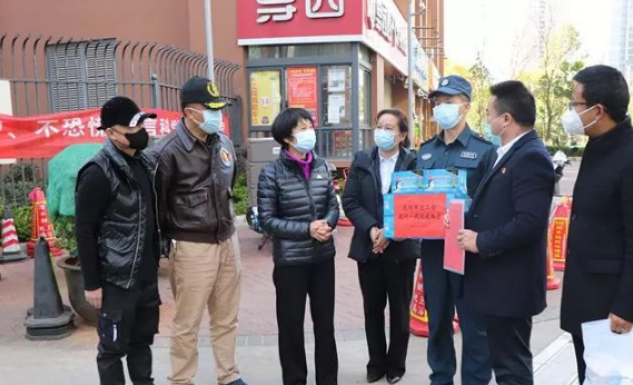【慰问送真情、关怀暖基层】昆明市总工会慰问云南众安疫情防控一线保安员
